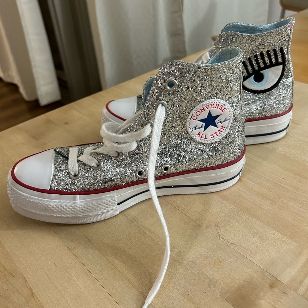 Converse x Chiara
Ferragni High Top Glitter Chuck Taylors Barely worn